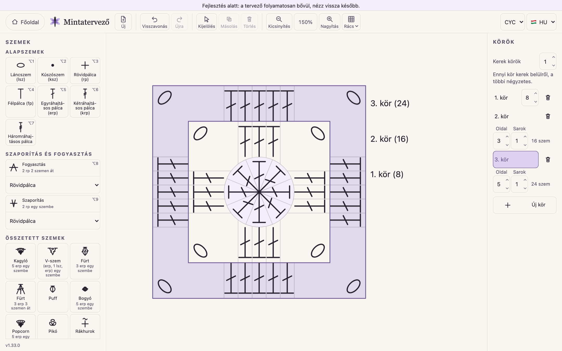 A mintatervező magyar felülete: középen egy háromkörös granny square jeldiagramja, az 1. körben nyolc egyráhajtásos pálcával, a 2. és 3. kör oldalain pálcákkal, a sarkokban láncszemekkel; jobbra a Körök panel a körönkénti oldal- és sarokszámmal, balra a szempaletta.